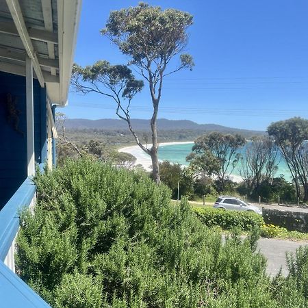 Binalong Beach Cottage Beachfront At Bay Of Fires Next To Restaurant Binalong Bay Exterior foto